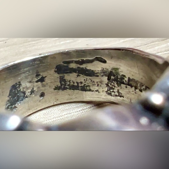 Vintage Native American Sterling Silver Pebbled Pearl Cabochon Ring, Size 8 - Picture 9 of 15